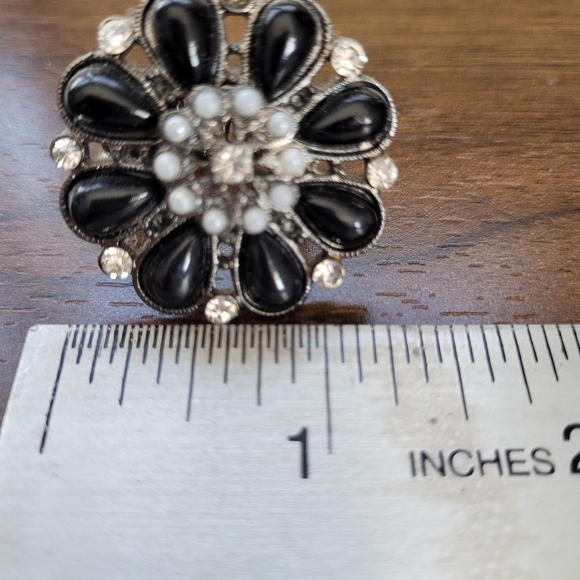 Ring - Picture 2 of 3